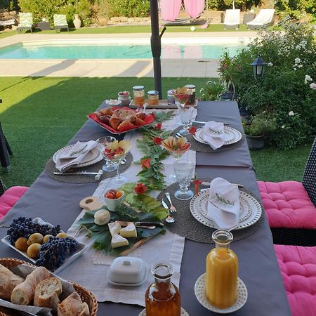 La Colombe Bed & Breakfast Tourrettes Bagian luar foto