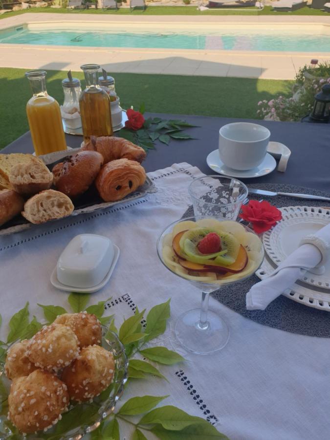 La Colombe Bed & Breakfast Tourrettes Bagian luar foto