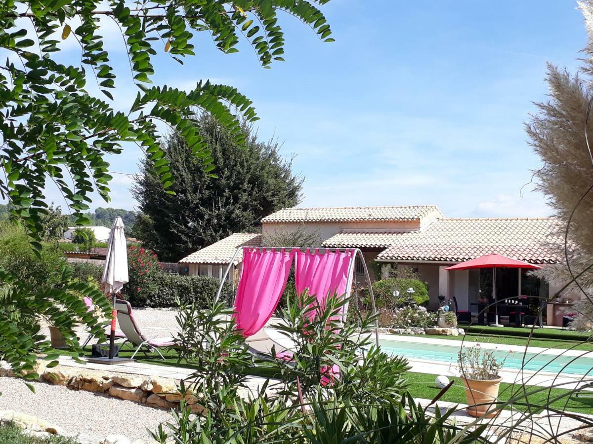 La Colombe Bed & Breakfast Tourrettes Bagian luar foto